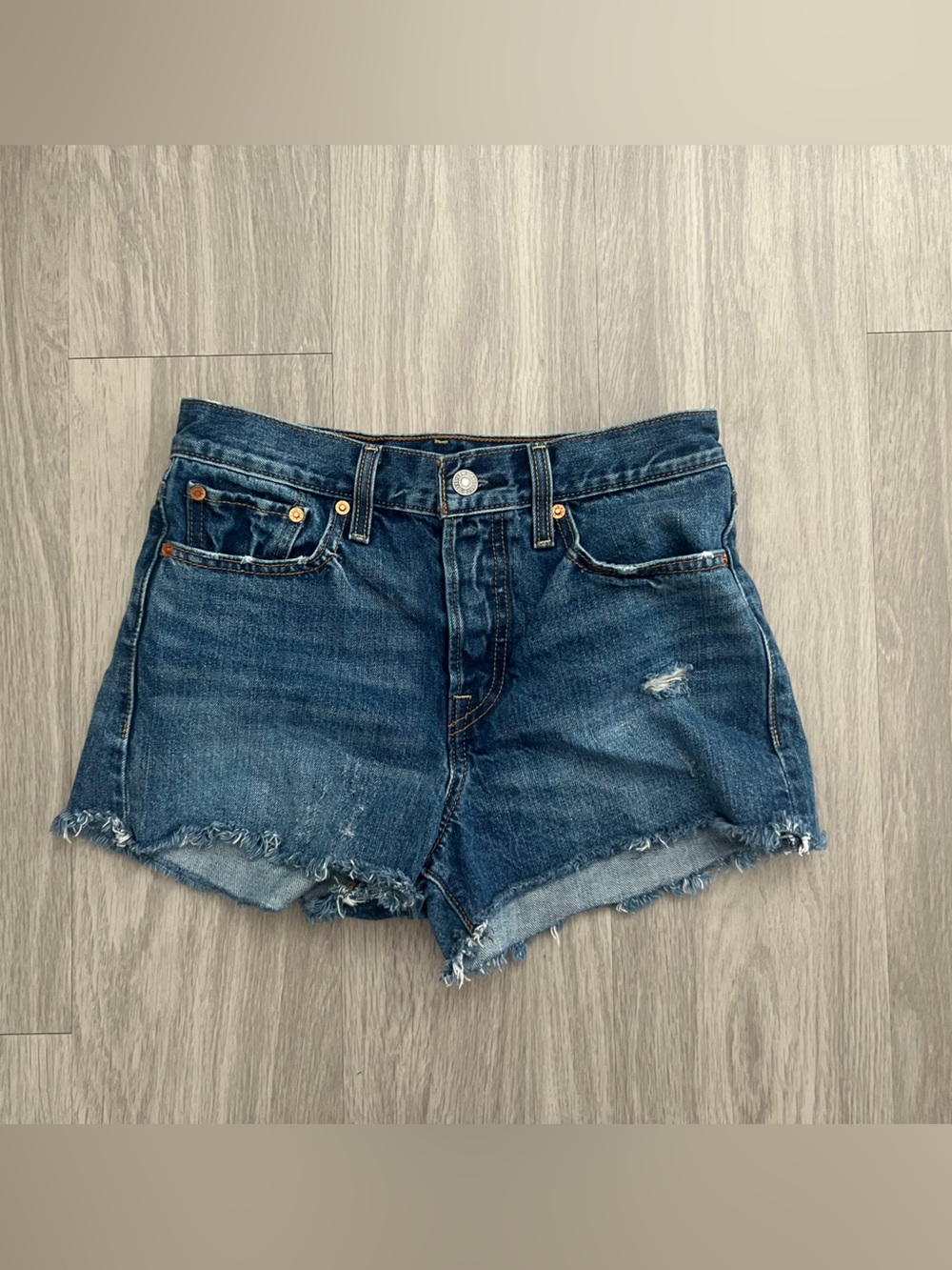 Levi’s Women’s Size 27 High Rise Distressed Cutoff Denim Shorts
